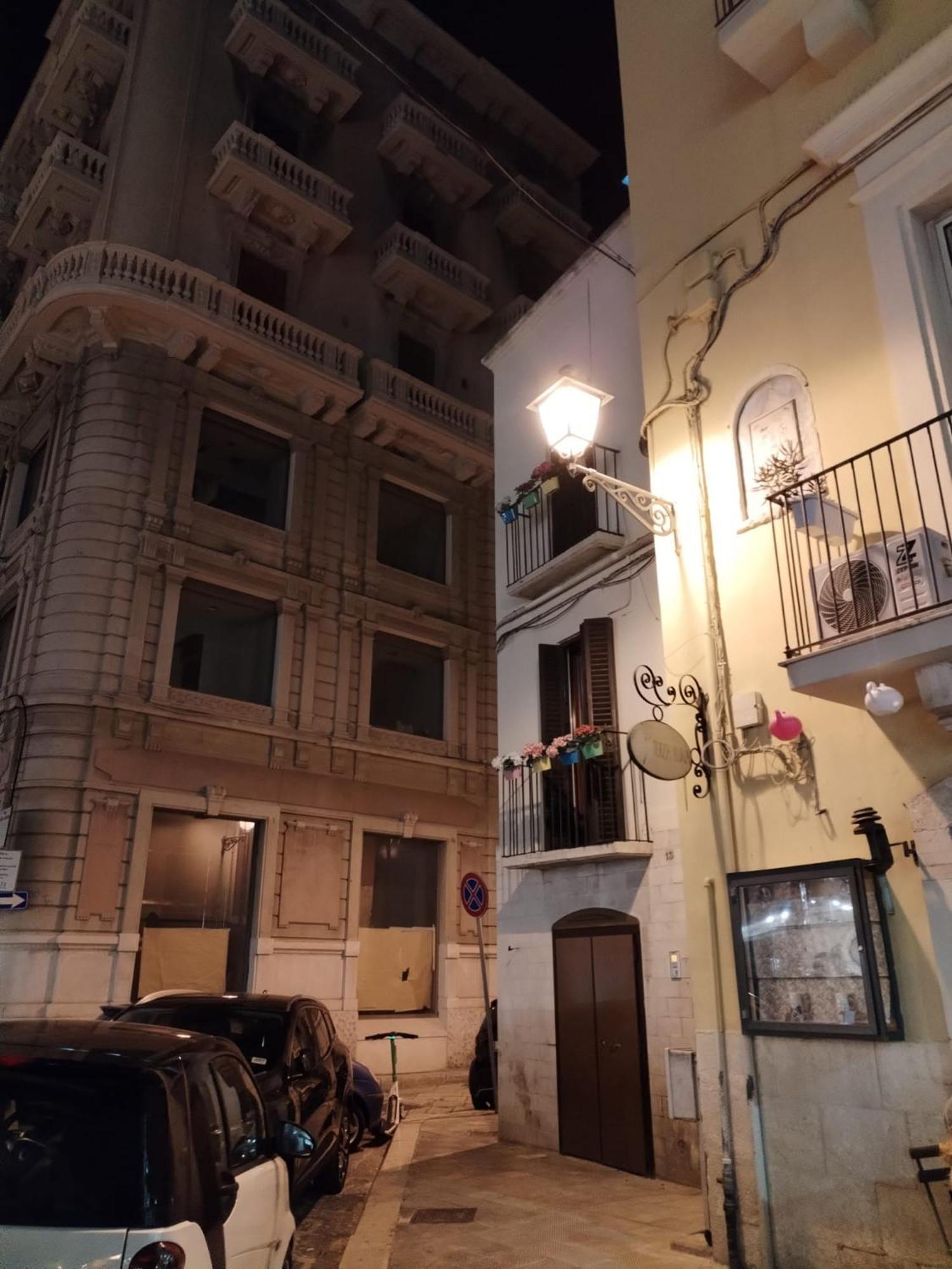 La Palazzina Dei Fiori Villa Bari Luaran gambar